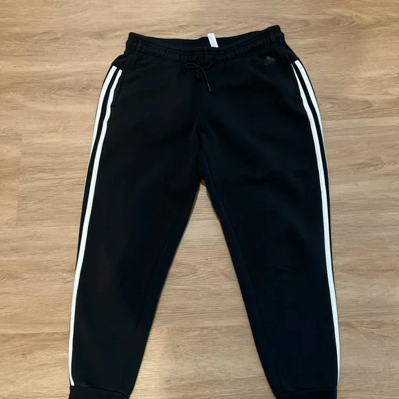 Adidas Women's Essentials 3-Stripes Fleece Jogger Sweatpants/BLACK/Size M - Picture 5 of 9